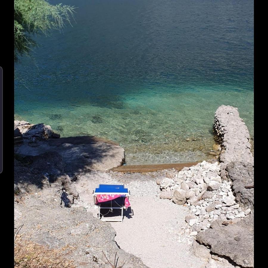 L For Lake Mandello del Lario Exteriör bild