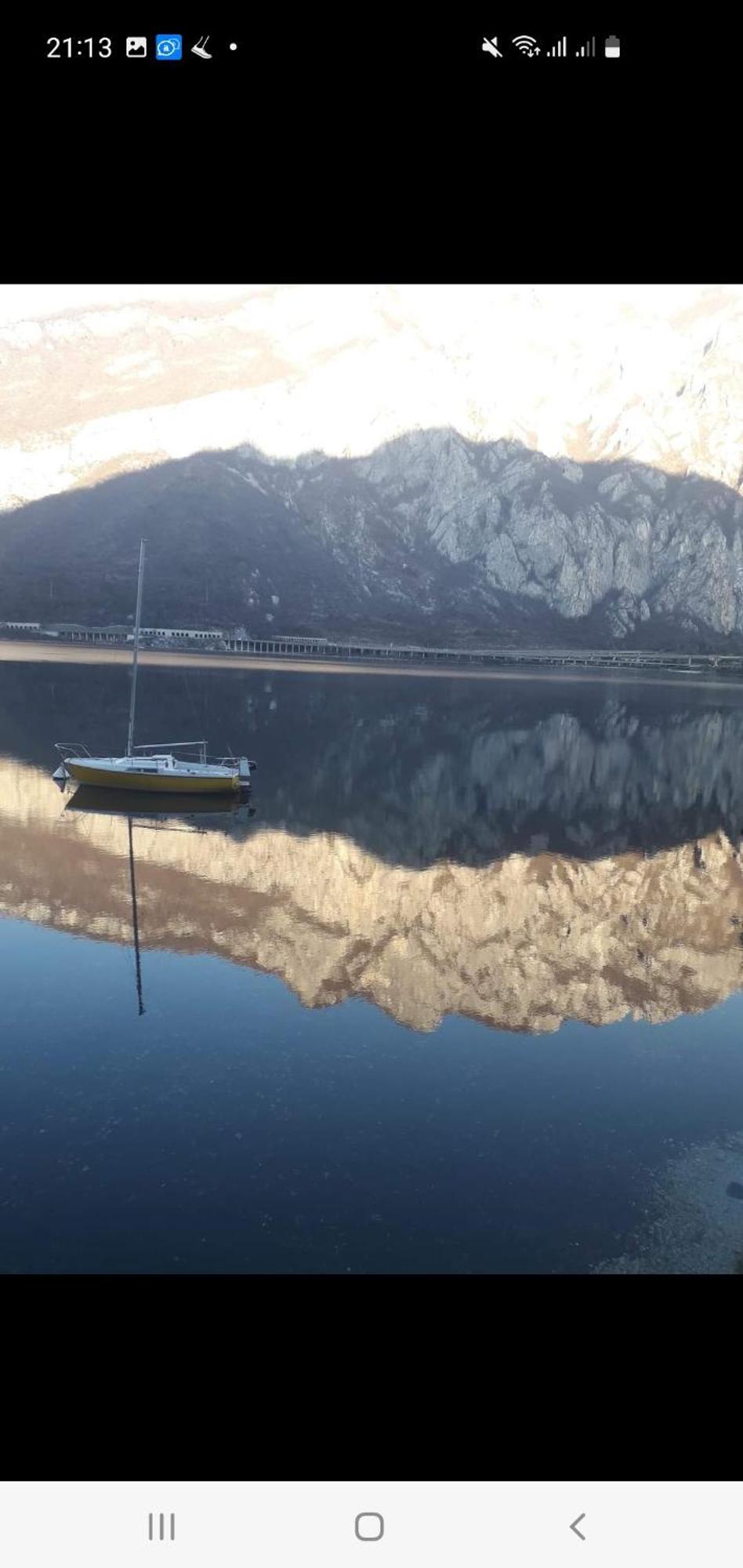 L For Lake Mandello del Lario Rum bild