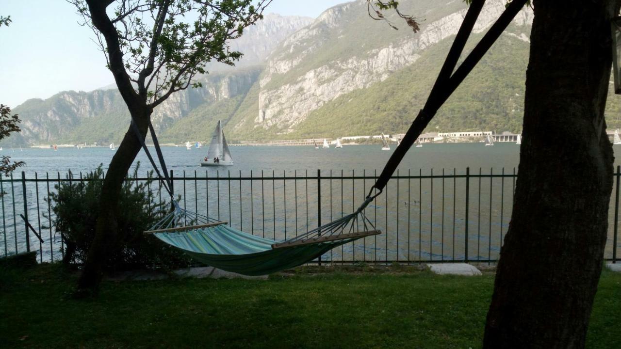 L For Lake Mandello del Lario Exteriör bild